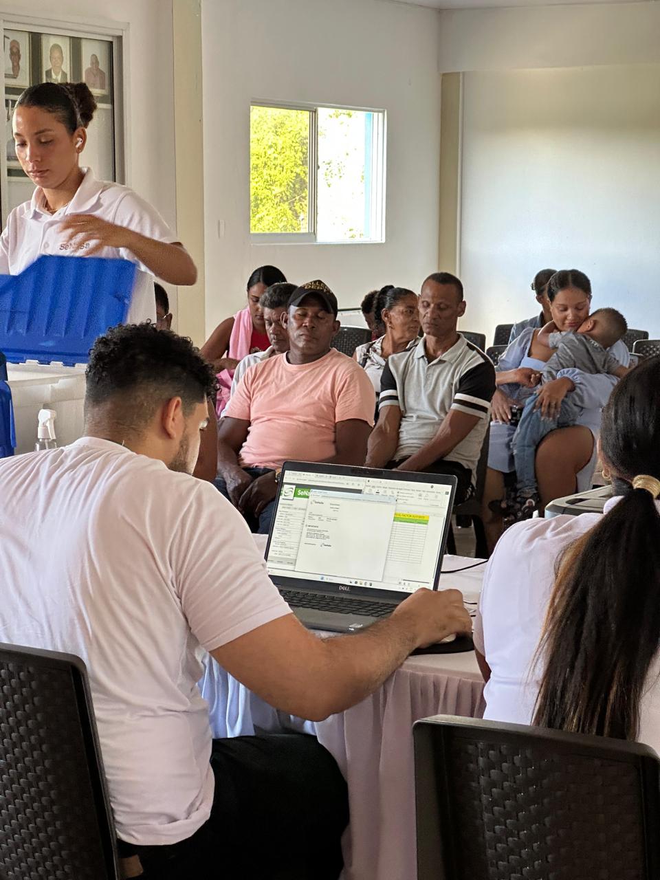 La Alcaldía de El Factor y SeNaSa concluyen con éxito jornada de carnetización y afiliación